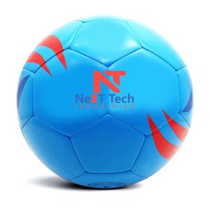 Ballon d'entraînement de football en matériau PU à des fins d'entraînement avec conception personnalisée et logo personnalisé par Next Tech Industries - Product Image 1