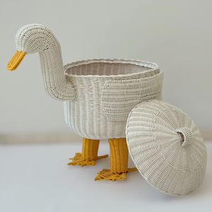 Cestas de almacenamiento de mimbre tejidas a mano para niños, decoraciones para San Valentín. - Product Image 1