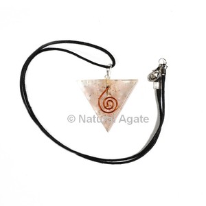 Colgante y amuleto de moda de cuarzo rosa en forma de flecha Joyería con infusión de mineral de orgón - Product Image 5