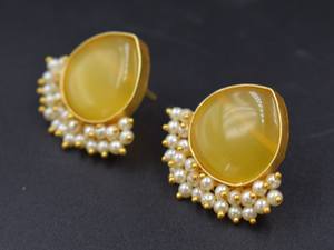Pendientes de Moda de Latón con Piedras Colgantes, Chapados en Oro, Venta al por Mayor para Mujer - Product Image 4