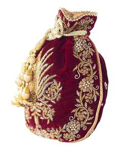 2025 @ Sacs de potli en velours élégants pour les mariages et les fêtes élégamment ornés de Zardozi dans un motif de seau de créateur unique - Product Image 1