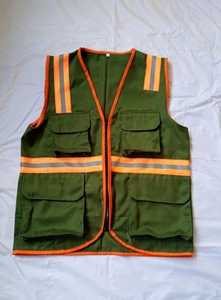 เสื้อกั๊กผ้าสะท้อนแสง100% ผ้าโพลีเอสเตอร์สะท้อนแสงมองเห็นได้ชัดเจนแบบถอดเสี้ยนได้ - Product Image 3