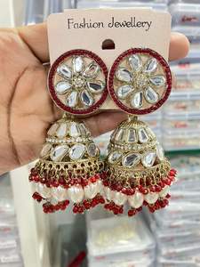 BOUCLES D'OREILLES JUMKHAS TRADITIONNELLES INDIENNES & BOUCLES D'OREILLES KUNDAN EN PLAQUÉ OR AVEC PERLES POUR FEMMES ET FILLES - Product Image 4