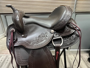 Sillín de caballo occidental hecho de cuero indio 100% con asiento de plástico Cómodo herramientas hechas a mano de alta calidad - Product Image 2