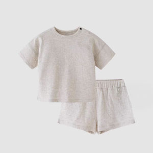 Conjunto cómodo de pantalones cortos de manga corta para niños y niñas de algodón de manga corta de color liso - Product Image 1