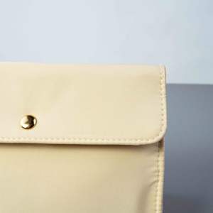 Bolsa de Viaje de Nailon para Cosméticos y Cuidado de la Piel, con Cierre de Solapa, de Fábrica con Certificación ISO BSCI - Product Image 4