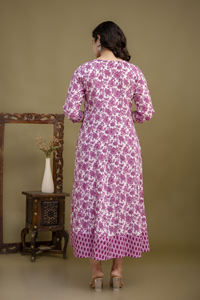 Elegante Kurti Anarkali con Estampado Floral Morado para Mujer, Encanto Tradicional y Comodidad Contemporánea - Product Image 2