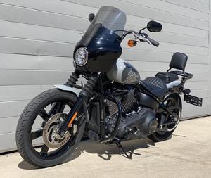 Motocicleta Cruiser FXBBS STREETs BOBs 114 2024 Nueva, Motor V-Twin, 6 Velocidades, Alto Torque y Rendimiento - Product Image 1