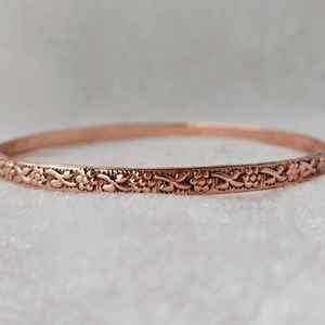 กำไลข้อมือดีไซน์ด้วยทองแดงบริสุทธิ์สร้อยข้อมือดอกไม้กำไลข้อมือแบบเรียงซ้อนกำไลข้อมือทองแดงสำหรับผู้หญิงของขวัญวันครบรอบ7th - Product Image 3