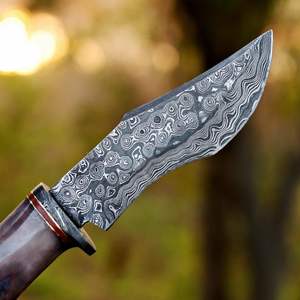 Cuchillo de Caza de Acero de Damasco Forjado a Mano con Mango de Madera para Supervivencia al Aire Libre, Camping, Pesca, Cuchillos de Caza con Hoja de Acero de Damasco - Product Image 1