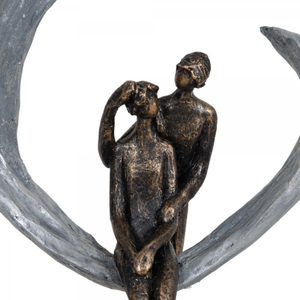 Sculpture en métal faite à la main pour l'amour Objet décoratif en forme de cœur circulaire et accent personnalisé pour cadeau d'anniversaire de pendaison de crémaillère - Product Image 6