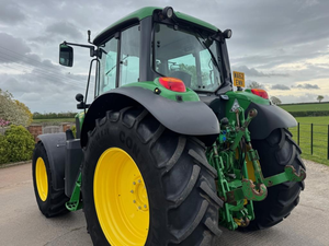 Tracteur agricole JD 6830 John Deere 6830 4WD, tracteur à roues vertes, haute productivité, transmission par engrenages, équipement agricole - Product Image 4