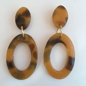 Boucles d'oreilles pendantes carrées creuses audacieuses, plaquées or 18 carats, en acier inoxydable, bijoux Bh Crafts India - Product Image 5