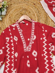 Color rojo algodón pesado 60 60 tela hecha a mano Celeb inspirado V cuello Kurti conjunto por SHREE INDIAN EXPORTS moda - Product Image 4