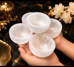 Cuenco de cristal de selenita natural hecho a mano, plato de selenita blanca gujarati para meditación, sanación energética Reiki y decoración del hogar - Product Image 2
