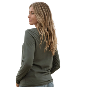 Camiseta de Manga Larga con Cuello en V para Mujer, Color Verde Bosque, 100% Algodón Orgánico de Lujo, Preencogido, Certificado GOTS, Ajuste Clásico, Suave y Premium - Product Image 3