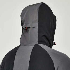 Ensemble coupe-vent d'été personnalisé Sweat à capuche en nylon et short Deux pièces Streetwear Survêtement pour homme - Product Image 4