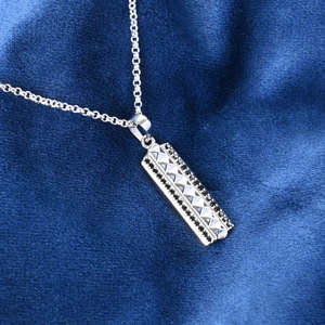 Collar con Colgante Geométrico Chapado en Rodio para Hombres y Niños, Diseño Moderno, Plata de Ley 925 - Product Image 2