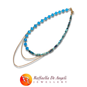 Collier de jaspe de tigre bleu avec demi-cristaux bleus bijoux en cristal faits à la main - Product Image 2