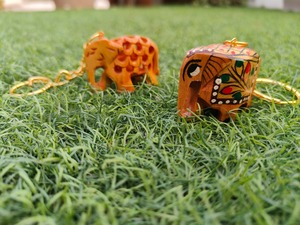 พวงกุญแจไม้รูปช้างทำด้วยมือหลากหลายลายเพ้นท์ด้วยมือเสน่ห์ที่ไม่เหมือนใครของขวัญคู่รักสัตว์น่ารักของขวัญเทศกาลดิวาลี - Product Image 6