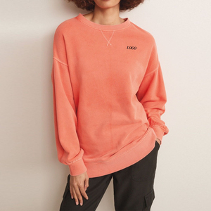 Conjunto de Sudadera con Capucha y Pantalones Deportivos Impermeables Ecológicos de Algodón 100% con Logotipo Personalizado para Mujer para Invierno - Product Image 1