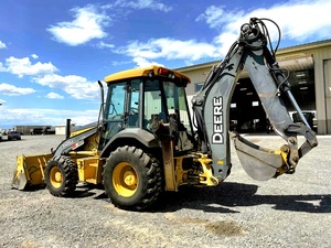 310 SJ 4x4 chargeuse-pelleteuse avec cabine X-hoe Turbo Power Shift Ride Control godet de creusement et commandes de pelle rétro à 2 bâtons - Product Image 4