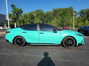 Berline à essence de taille moyenne 2025, transmission automatique, finition sport, 4 portes, 5 places, nouveau modèle de véhicule - Product Image 2