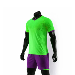 Ensembles d'entraînement de football de haute qualité pour hommes Meilleurs designs Uniformes respirants à séchage rapide à prix bon marché d'usine - Product Image 2