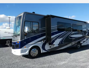 2023 2022 2024 No Dent Used RVs Campers Fleetwood Bounder Class 35K Motorhomes Spacious Air Conditioning for Family Travel - Product Image 2