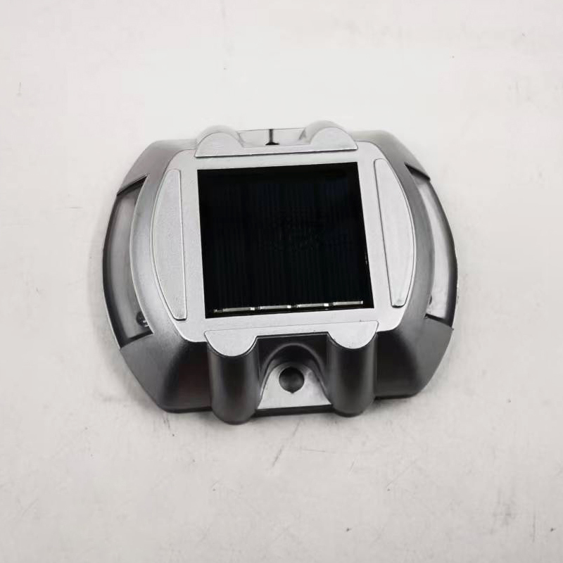 Solar LED Cat Eye Road Stud Light with Reflective Surface Flashing Mode 800m Visibility Aluminum Construction for Highway Use