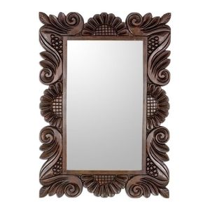 Cadre de miroir en bois à montage mural unique avec design sculpté d'inspiration ethnique vintage pour la décoration intérieure traditionnelle - Product Image 3