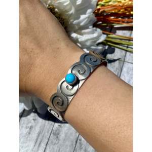 Brazalete de Plata de Ley con Turquesa Sleeping Beauty Navajo de Paul Livingston - Product Image 2