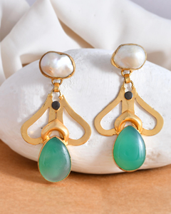 Boucles d'oreilles perle naturelle calcédoine laiton plaqué or martelé conception broche lunette à la mode pierre précieuse pierre de naissance bijoux - Product Image 1