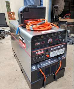 Soudeuse diesel Lincoln Electric Vantage 575 reconditionnée, type silencieux, démarrage automatique à distance, châssis ouvert, 60 Hz 50 Hz 1800 tr/min ATS - Product Image 2