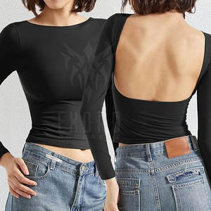 Camiseta sin mangas elástica de punto para mujer con logo frontal, material suave y elástico para usar en capas, en la oficina y a diario - Product Image 6