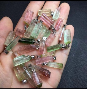 Elegante joyería Vintage verde turmalina gemas colgante elegante aspecto largo diseñador colgante para hombres joyería - Product Image 1