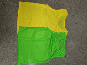 Venta al por mayor de alta calidad número personalizado ropa de fútbol equipo deportes entrenamiento chaleco camiseta de fútbol con Baberos cómodos - Product Image 4