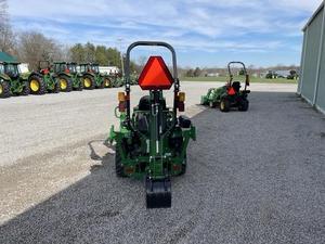 Nuevo diseño 2025 4x4 pequeño tractor agrícola cortacésped con cargador frontal y retroexcavadora Mini tractor agrícola entrega rápida - Product Image 3