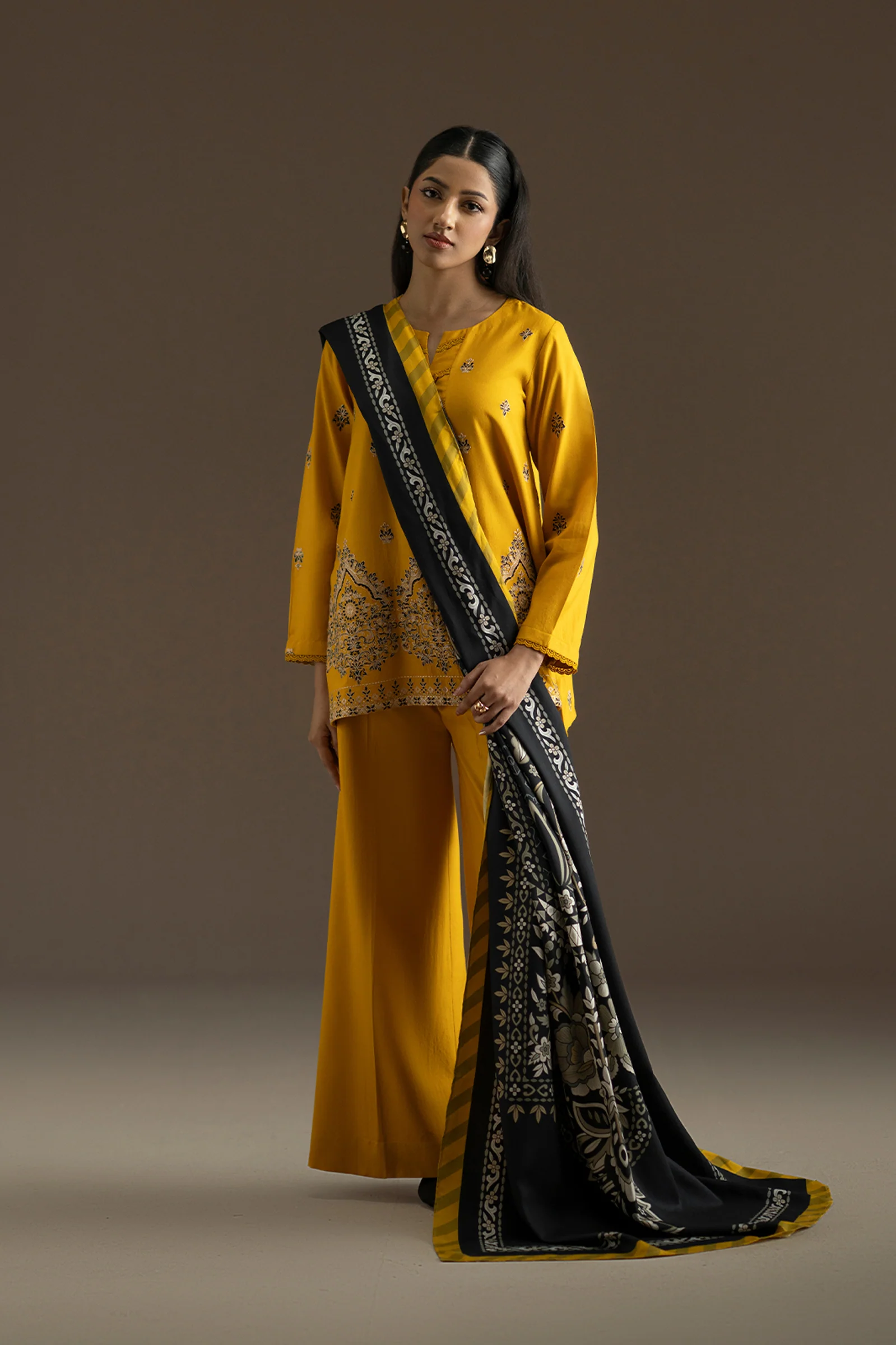 สีเหลือง