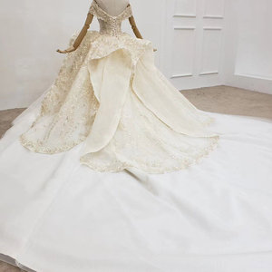 Abito da Sposa Taglie Forti con Spalle Scoperte, Vestito da Sposa con Paillettes e Perline XL, Materiali Personalizzabili per Matrimoni, Feste, Banchetti e Cerimonie - Product Image 1