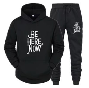 ชุดเซ็ทลำลองสำหรับผู้ชาย เสื้อฮู้ดแขนยาวพิมพ์ลายตัวอักษร กางเกงจ็อกกิ้ง มีฮู้ด เชือกผูกเอว ไซส์ใหญ่ ระบายอากาศได้ดี เหมาะสำหรับกิจกรรมกลางแจ้ง - Product Image 2