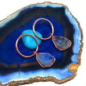 Pendientes de Tanzanita en Bruto con Baño de Oro, Estilo Bohemio, con Piedras Preciosas, Hechos a Mano, Joyería de Piedra Natalicia de Diciembre para Mujer, Regalo para Fiesta - Product Image 3