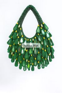 Sac fourre-tout perlé fait à la main de luxe avec miroir et embellissements de perles Collection de fêtes et de mariages - Product Image 5