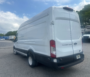 Furgoneta de Carga Transit 350 del 2018, Ligeramente Usada, con Solo 58,824 Millas, en Venta - Product Image 2