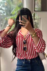 Camisas con estampado único y personalizado para mujer, ropa informal de alta demanda de proveedor al por mayor, artículo de ropa de mujer occidental - Product Image 4