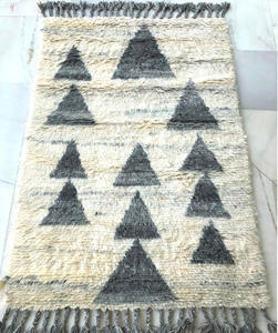 Tapis noué à la main en laine marocaine de luxe en vente chaude motif abstrait à poils hauts pour les intérieurs de maison Style traditionnel - Product Image 1