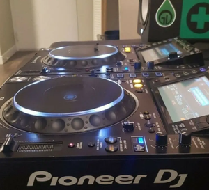 Ensemble DJ le plus vendu : 2x Nouveaux DJ CDJ 2000 nexus2 nxs2 Nexus 2 et 1x DJM 2000 Nexus - Product Image 1