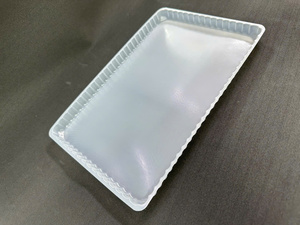Plateau rectangulaire en plastique blanc jetable de nourriture fait en processus matériel d'emballage de pp et utilisé dans le supermarché - Product Image 3
