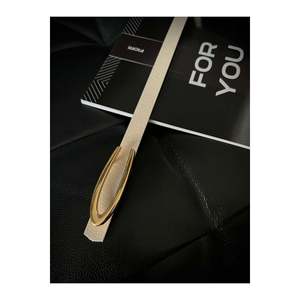 Ceinture longue et fine beige pour femme avec boucle dorée, idéale pour vestes, chemises et robes. Beige-Or - Product Image 3