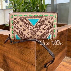 Nouveau portefeuille usiné à la main femmes coque de téléphone élégant en cuir véritable sculpté bracelet pochette portefeuille multi-utilisations portefeuilles occidentaux - Product Image 1